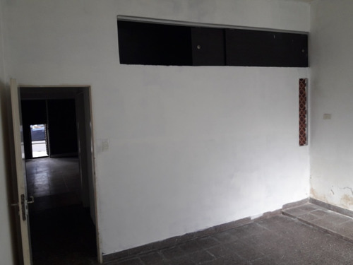 Imagen 8 de 26 de Locales Con Vivienda - Venta