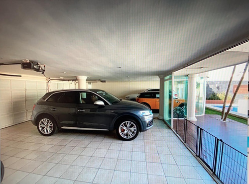 Residencia En Venta En Costa De Oro, Alberca, Jardín, Cochera Para 5 Autos.