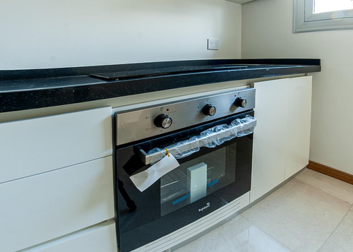Venta Departamento En Palermo Piso Entero Con Balcón. 4 Ambientes Con Dependencia