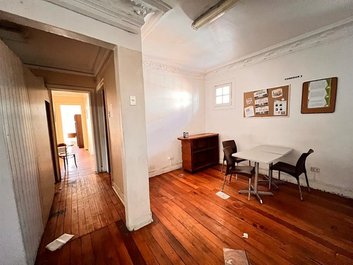 Casa De Uso Comercial.