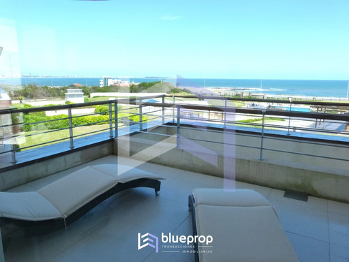 Imagen 10 de 14 de Apartamento Para La Venta Frente A Playa Mansa En Punta Del Este. 4 Dormitorios.