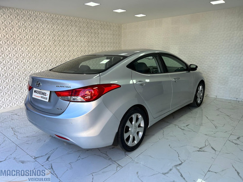 Hyundai Elantra GLS 1.8 Automático com teto solar
