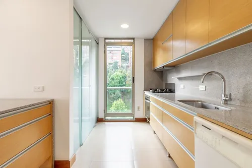Apartamento En Venta En El Chicó. Cod V11727