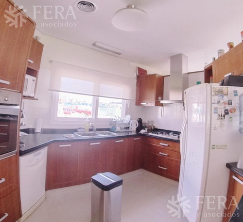 Imagen 3 de 13 de Venta De Casa 4 Ambientes En Greenville Polo (26528)