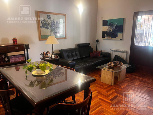Venta - Casa De 3 Dormitorios Con Cochera Y Pileta - Guayaquil 1010 - Villa Allende