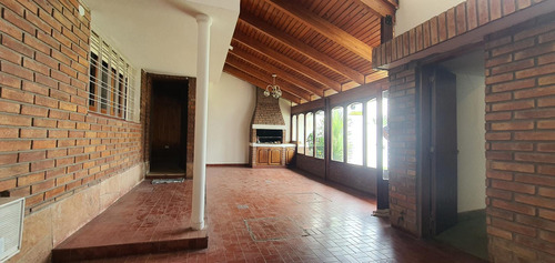 Vendo Casa 3 Dorm 2 Baños En Alejandro Centeno!!! 