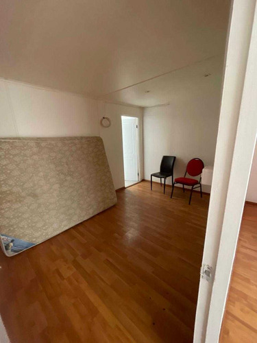 Amplia Casa En Arriendo (80084)