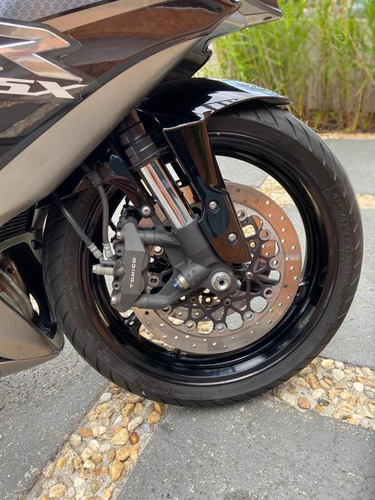 Imagem 3 de 9 de Gsx-r 750 W Srad
