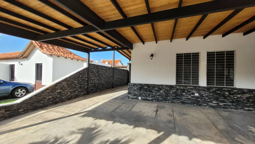 Yeily Colina Vende Casa En San Diego, La Cumaca, Conjunto Residencial Villas De Alcala