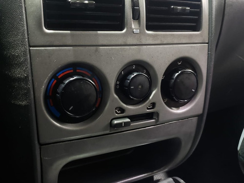 Imagem 10 de 18 de Fiat Strada 1.8 Mpi Adventure Locker Ce 16v
