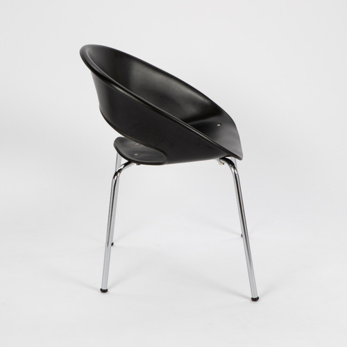Imagen 2 de 7 de Silla Diseño One Apilable Plástico Alto Impacto Base Cromada
