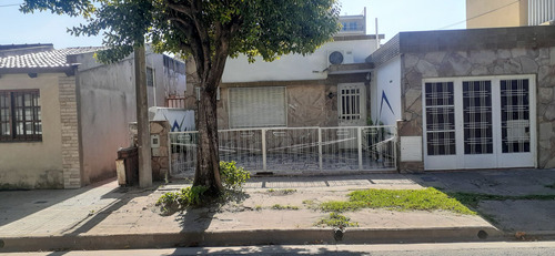 Casa 2 Dormitorios Con Cochera - Belgrano