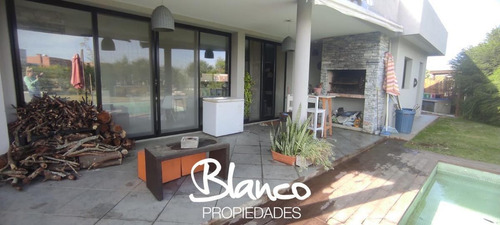 Imagen 9 de 11 de Hermosa Casa, Estilo Racionalista, En Una Planta Dentro Del Barrio San Gabriel - Villanueva