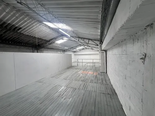 Bodega En Arriendo Ubicada En El Poblado Sector Almacentro (24940).