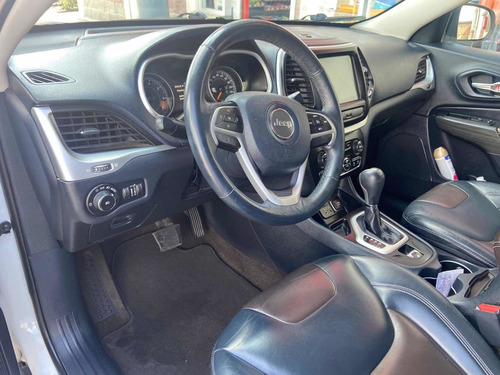 Imagen 10 de 15 de Jeep Cherokee 2015 2.4 Latitude Mt