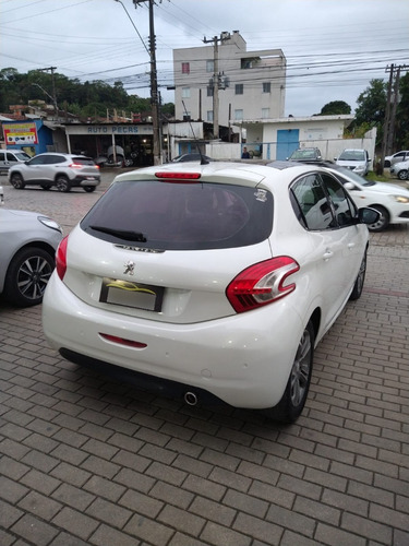 Imagem 6 de 8 de Peugeot 208 Griffe 2014
