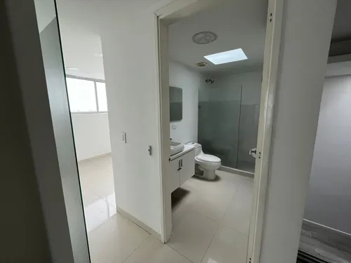 Consultorio En Arriendo/venta En Los Cedros. Cod V16262