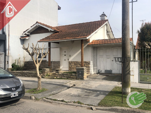 Casa En Venta De 3 Dormitorios C/ Cochera En Rivadavia Bernardino