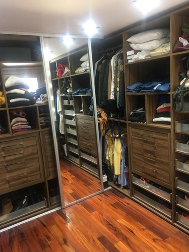 En Venta En Villa Bosch, Piso Unico Centrico Exclusivo Con Entrada Propia Cochera Dos Autos F: 10058