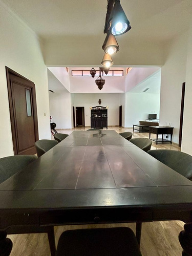 Villa Amueblada En Alquiler De 4 Dormitorios En Punta Cana, Cocotal Golf Club, Frente Al Campo De Golf