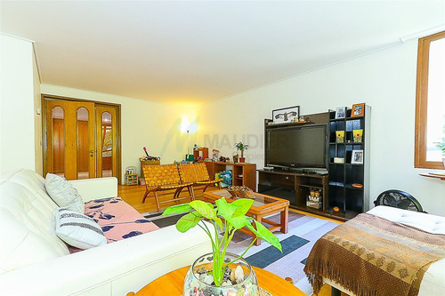 Departamento En Venta De 5 Dorm. En Providencia