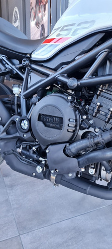 Imagen 11 de 25 de Benelli 752s - Benelli Store Pilar Mp