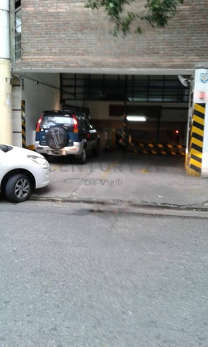 Imagen 2 de 5 de Cochera Centrica En Venta!