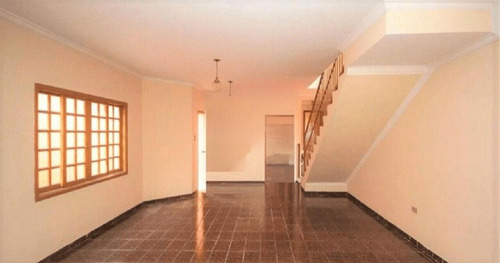 Vendo Casa Assobradada Com Planta Moderna, Com Iluminação Natural, Arejada E Aceita Financiamento Bancário.