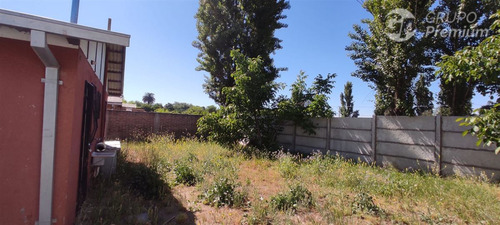 Casa En Venta De 2 D, 1 B, Amplio Patio, En Villa Alegre