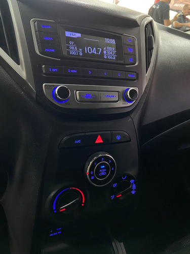 Imagem 12 de 20 de Hyundai Hb20 1.6 Comfort Style 16v 2016