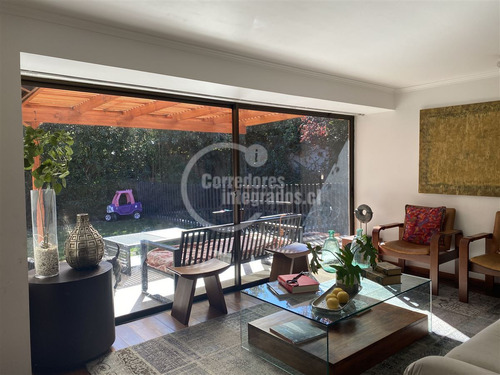 Casa En Venta De 5 Dorm. En Lo Barnechea