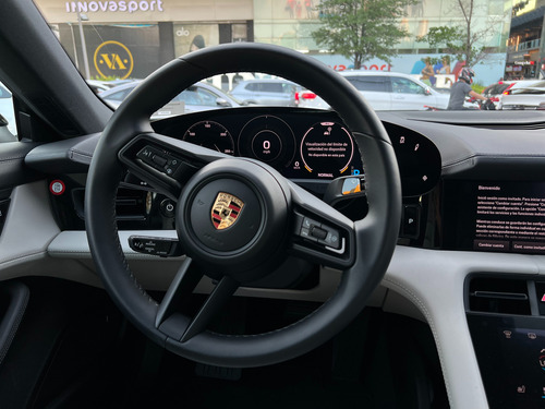 Porsche Taycan Base 2024