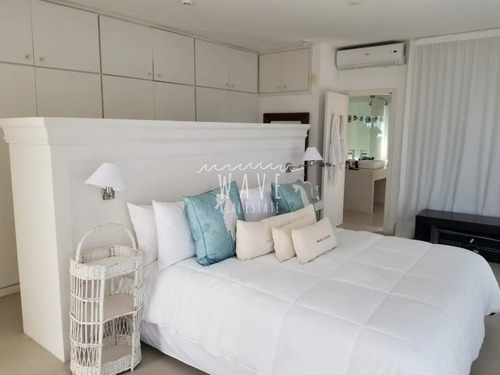 Alquiler Casa De 2 Dormitorios En Suite + Servicio A Una Cuadra De La Playa En José Ignacio.