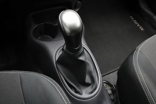 Nissan March 1.6 Exclusive Mt
