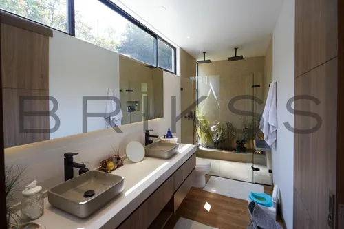 Casa En Venta En Llanogrande. Cod V50906