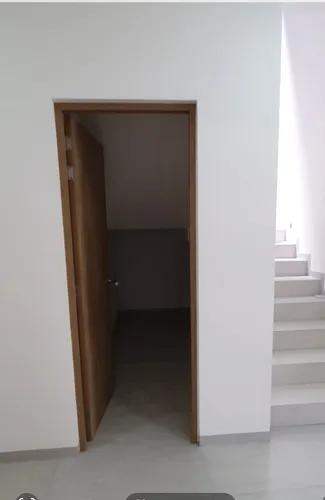 Preciosa Casa Seminueva Moderna, Amplia Iluminada Para Cualquier Requerimientos, Amplia Recamara Con Baño En Pb, 4 Rec Con Baño Propio, Exclusivo Para Vivir O Inversion