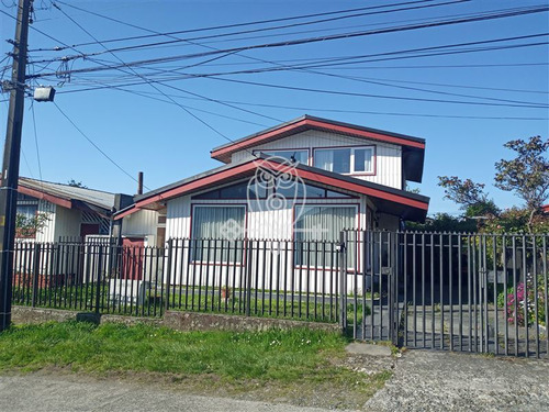 Casa En Venta De 4 Dorm. En Puerto Montt