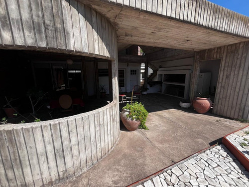 Se Vende Importante Casa En Centro 2