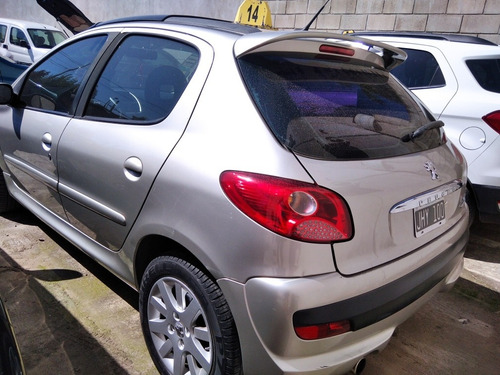 Robyana| Peugeot 207 2010 1.6 Xt| Ne