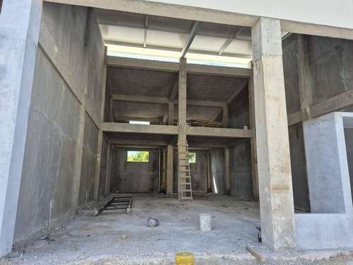 Nave Industrial En Venta En Punta Cana, Bávaro, Doble Altura