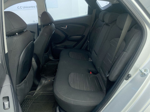 Imagen 21 de 25 de Hyundai Tucson Ix35 Gl 2.0 Mecanico