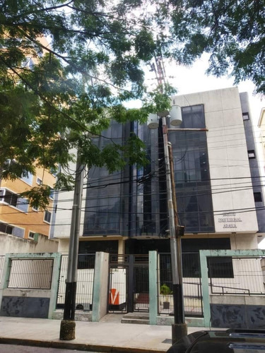 Oficinas En Alquiler  35 Mt2, En La Urbanización La Arboleda, Maracay
