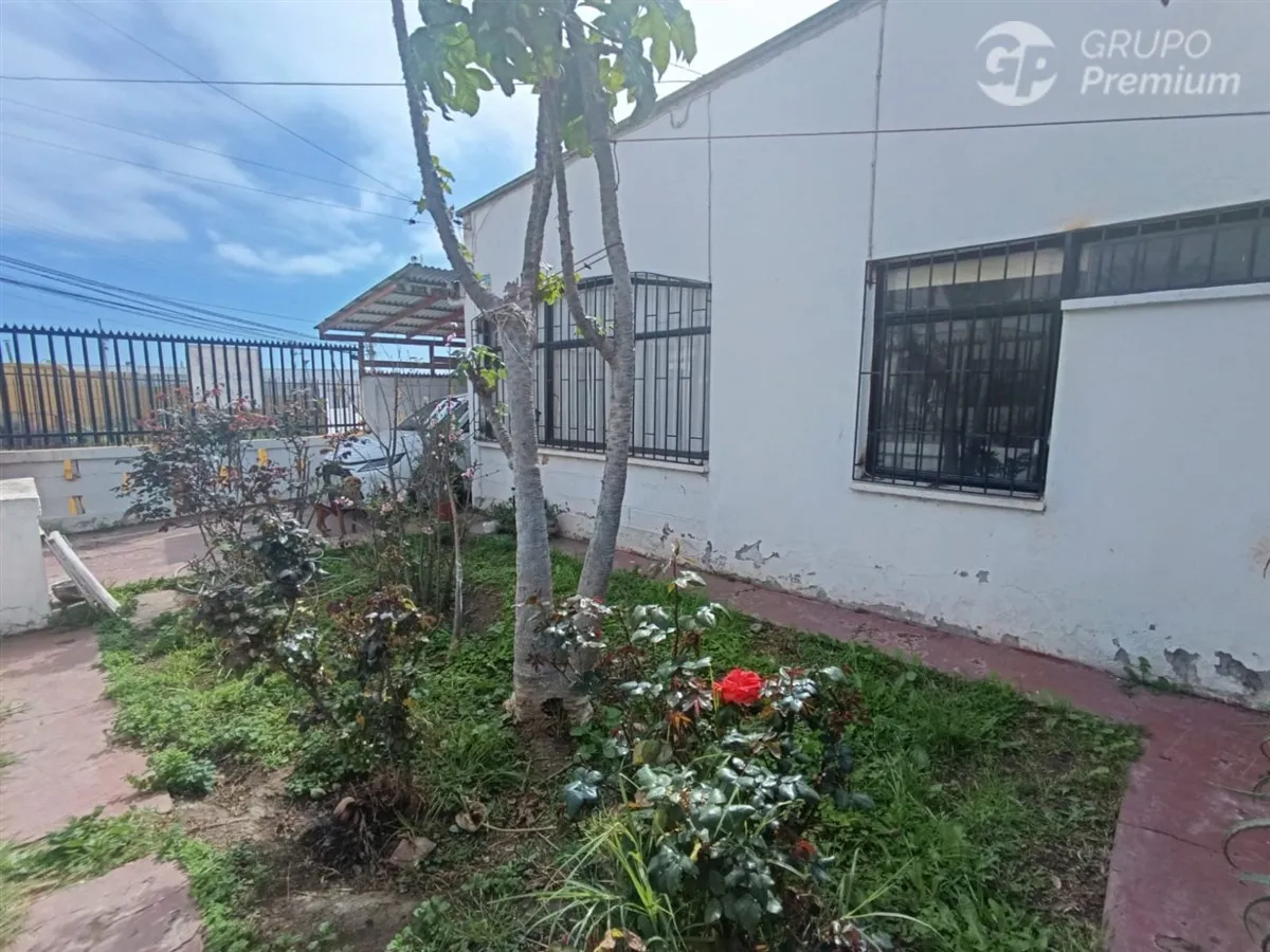 Imagen 2 de 16 de Casa Esquina 3d 1b 1est. A Pasos Del Centro De La Serena