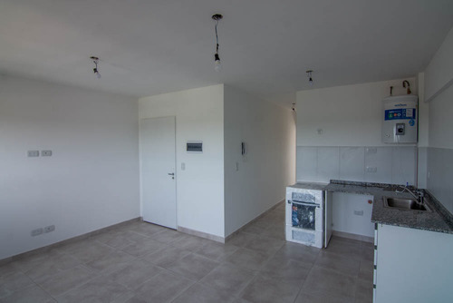 Imagen 8 de 17 de Venta Departamento Moron - Sin Comision - Entrega Inmediata