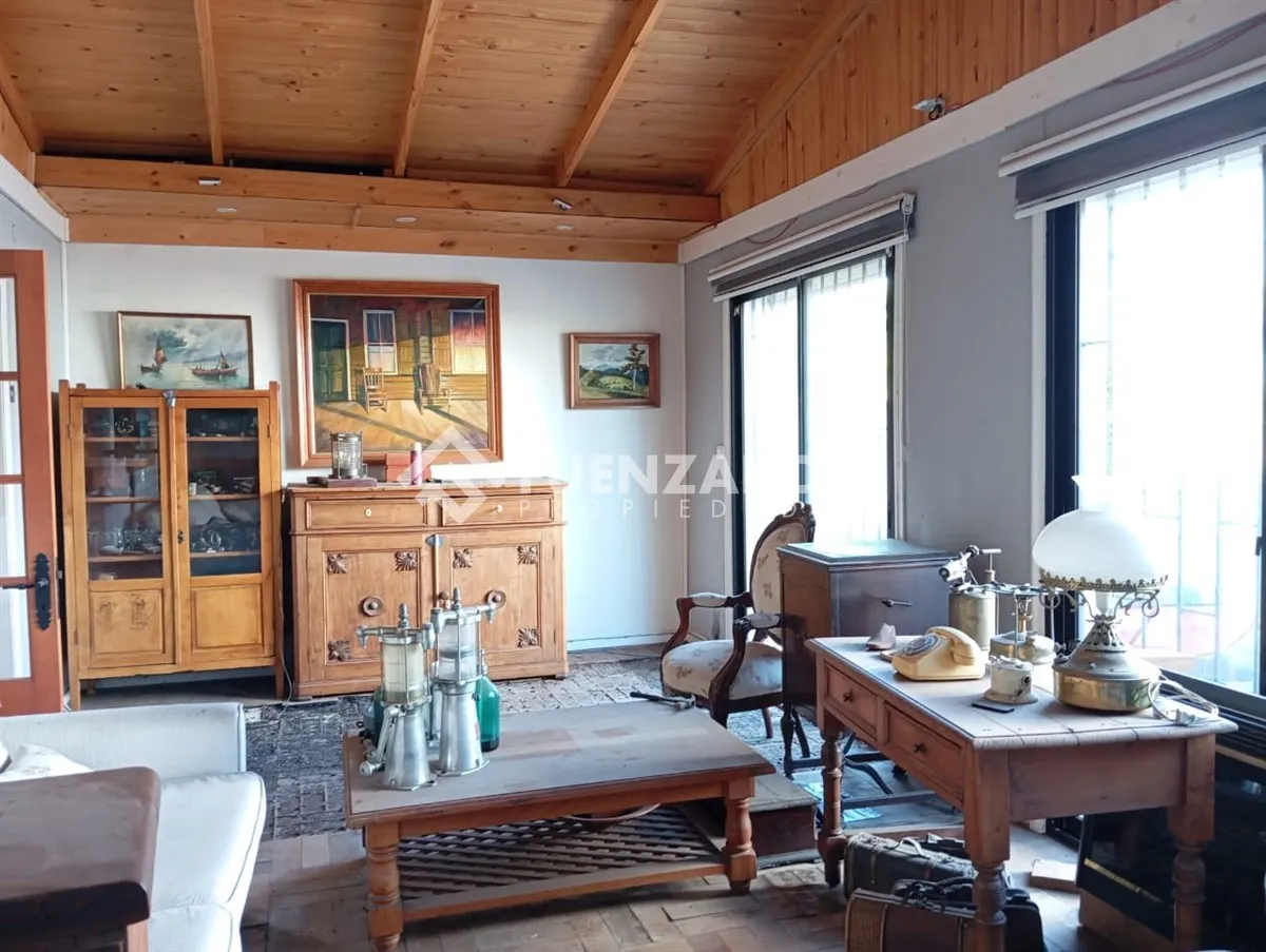 Imagen 3 de 27 de Exclusiva Casa En Venta En Las Condes Con Gran Terreno