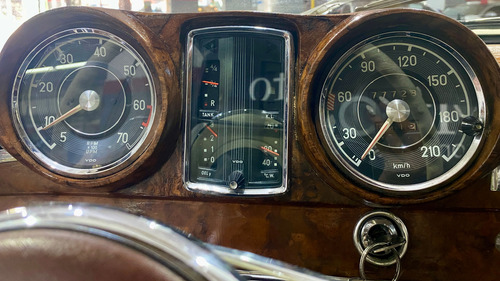 Mercedes Benz 220se