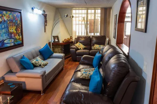 Casa En Venta En La Alborada. Cod V1030086