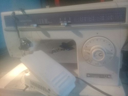 Imagen 5 de 5 de Maquina De Coser Casera