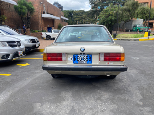 320 Automático, Placas Antiguo
