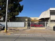 Comprar Propiedad Con Galpón Cerrado Y Amplias Oficinas